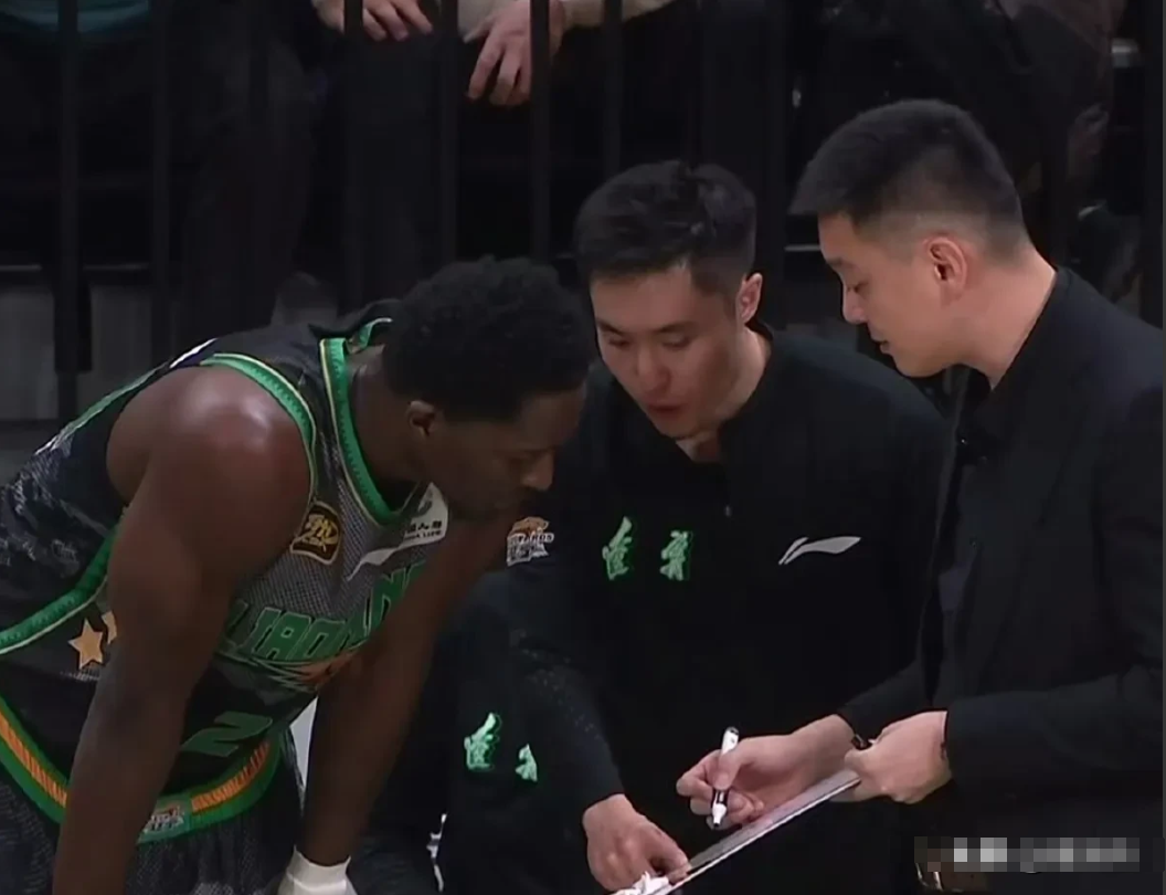 米兰体育地址-西悉尼流浪者防线稳固，力拼利物浦全力拿分