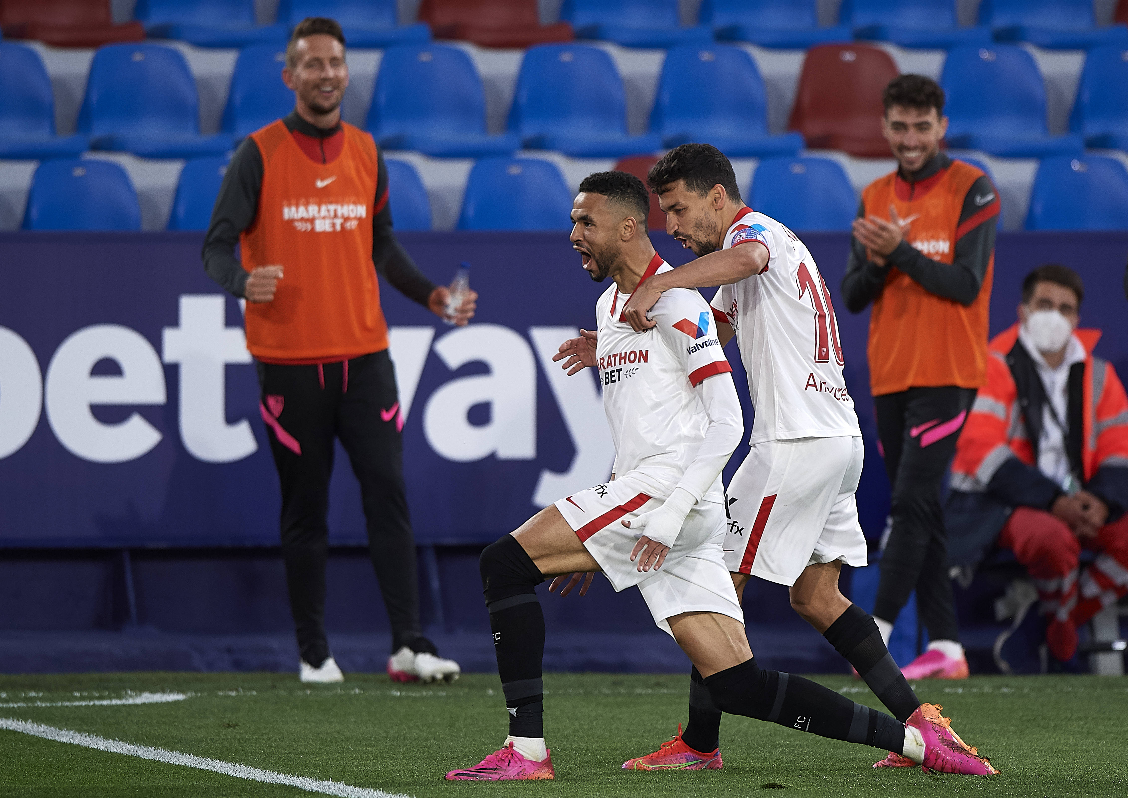 米兰体育官网登录网址-塞维利亚客场大捷,继续保持前四位置的简单介绍