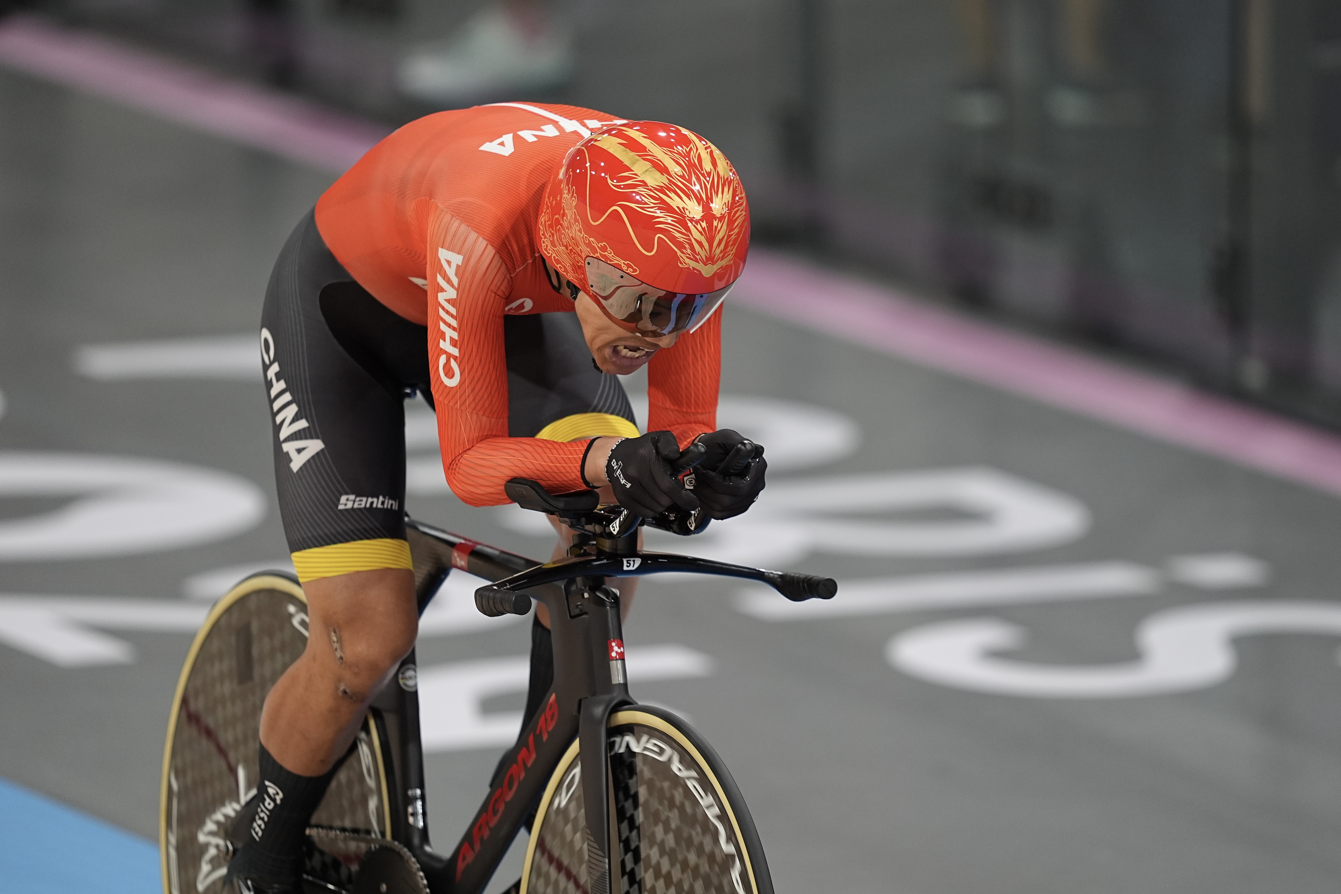 米兰体育官网-巴西运动员在自行车比赛中实现突破