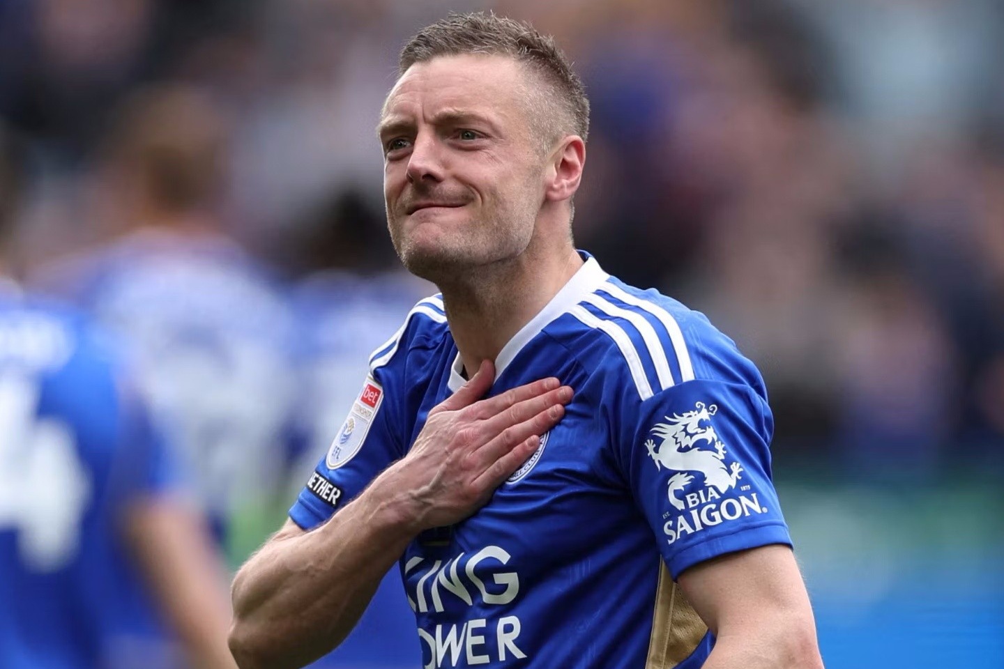 米兰体育下载-莱斯特城客场逆转，升至英超前四