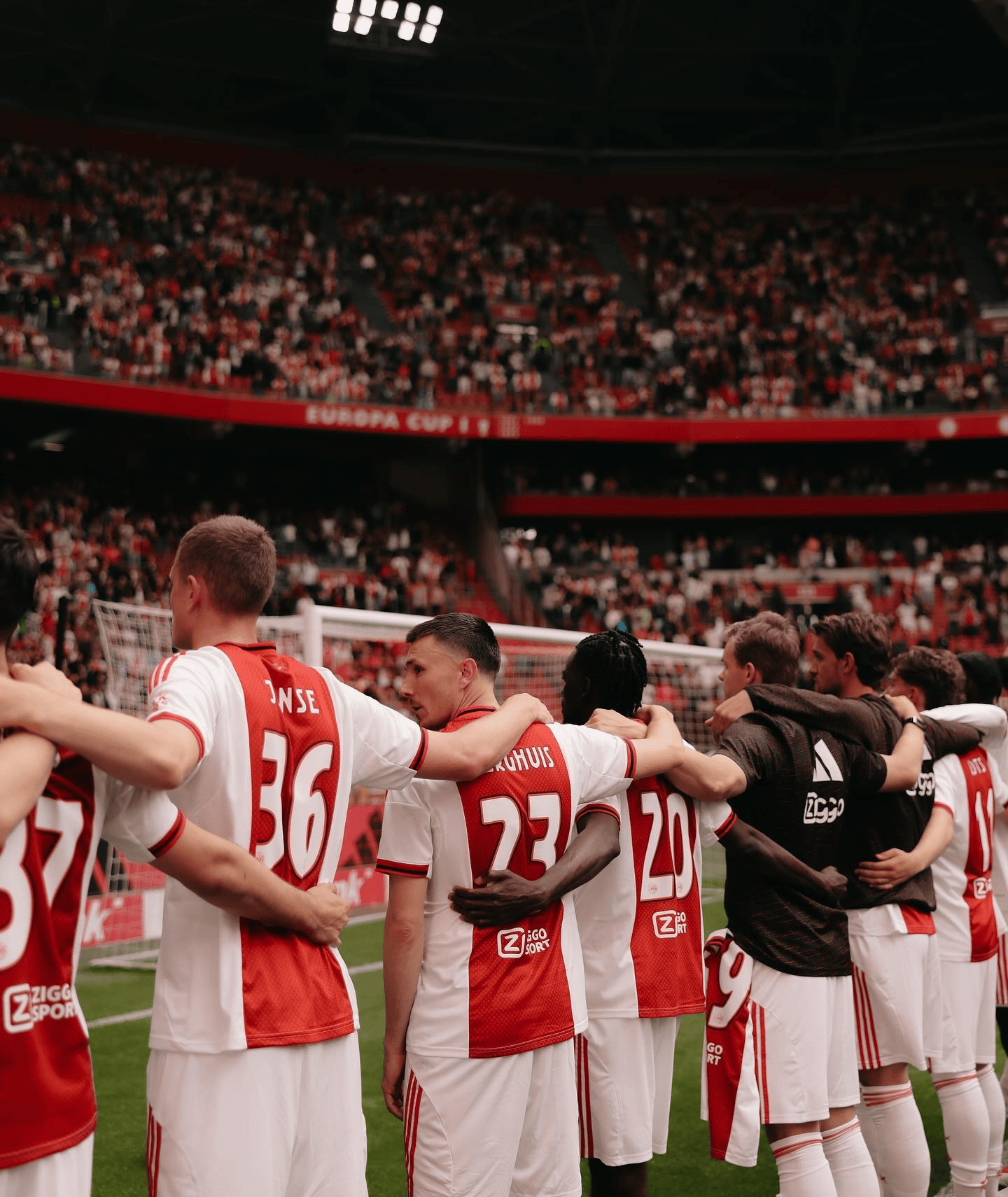 米兰体育电竞-利物浦客场击败对手,拜仁慕尼黑取胜